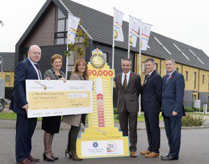 PIC © Sandy Young 07970 268944 Athletes Village making a £60,000 cheque presentation to the Prince and Princess of Wales Hospice. www.scottishphotographer.com sandyyoungphotography.wordpress.com sj.young@virgin.net 07970 268 944