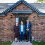 Ferguslie Park residents welcome housing minister to new homes Residents at new home