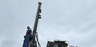 Akela's JCB-JX piling rigs, fitted with BSP hydraulically accelerated hammers