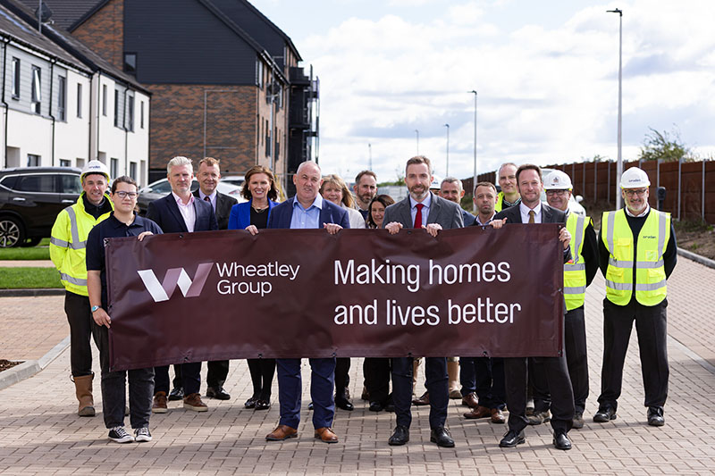 Housing Minister Paul McLennan visits the new-build development at West Craigs to mark the 7000th completion by Wheatley Group  (Photo by Ewan Bootman / SNS Group)