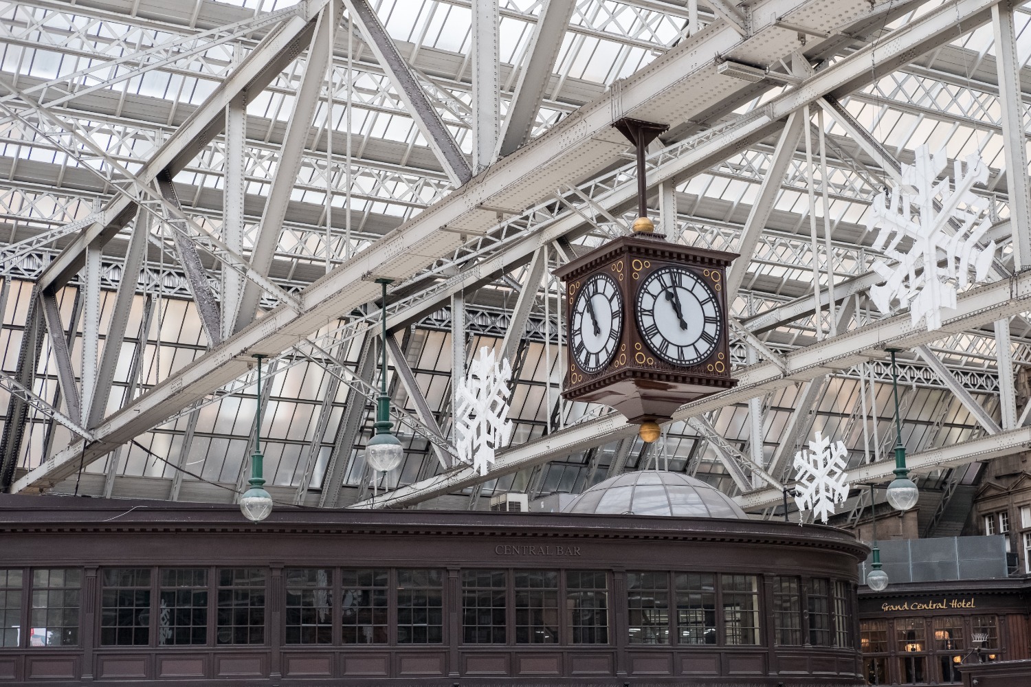 Glasgow Central at Christmas