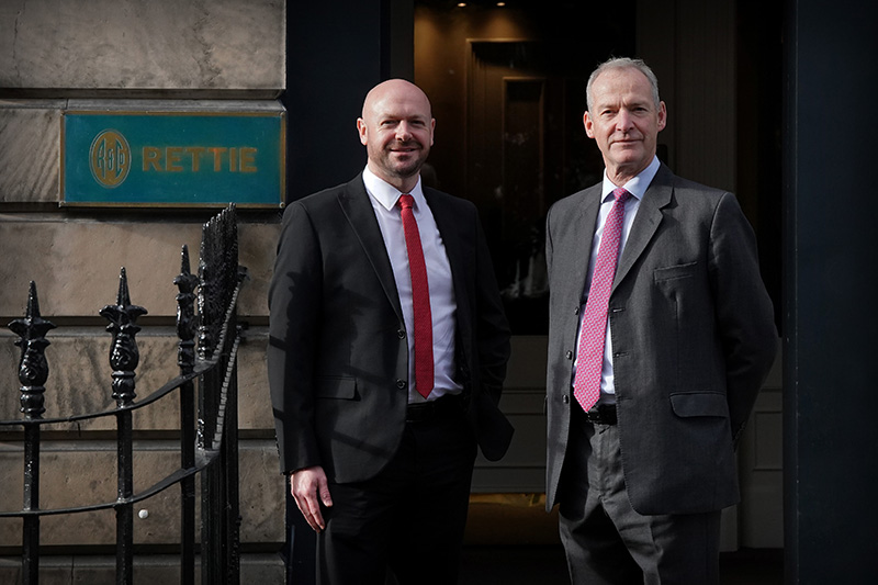 L-R: Alan Cumming and Simon Rettie. Image credit: Stewart Attwood