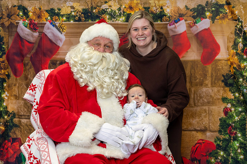 Santa, Thomas (13 weeks old) and mum Jacqueline at Dykes of Gray