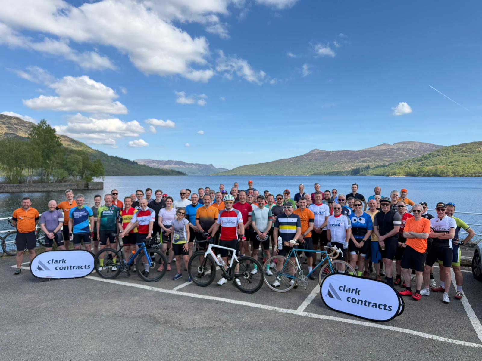 Group picture of cyclists