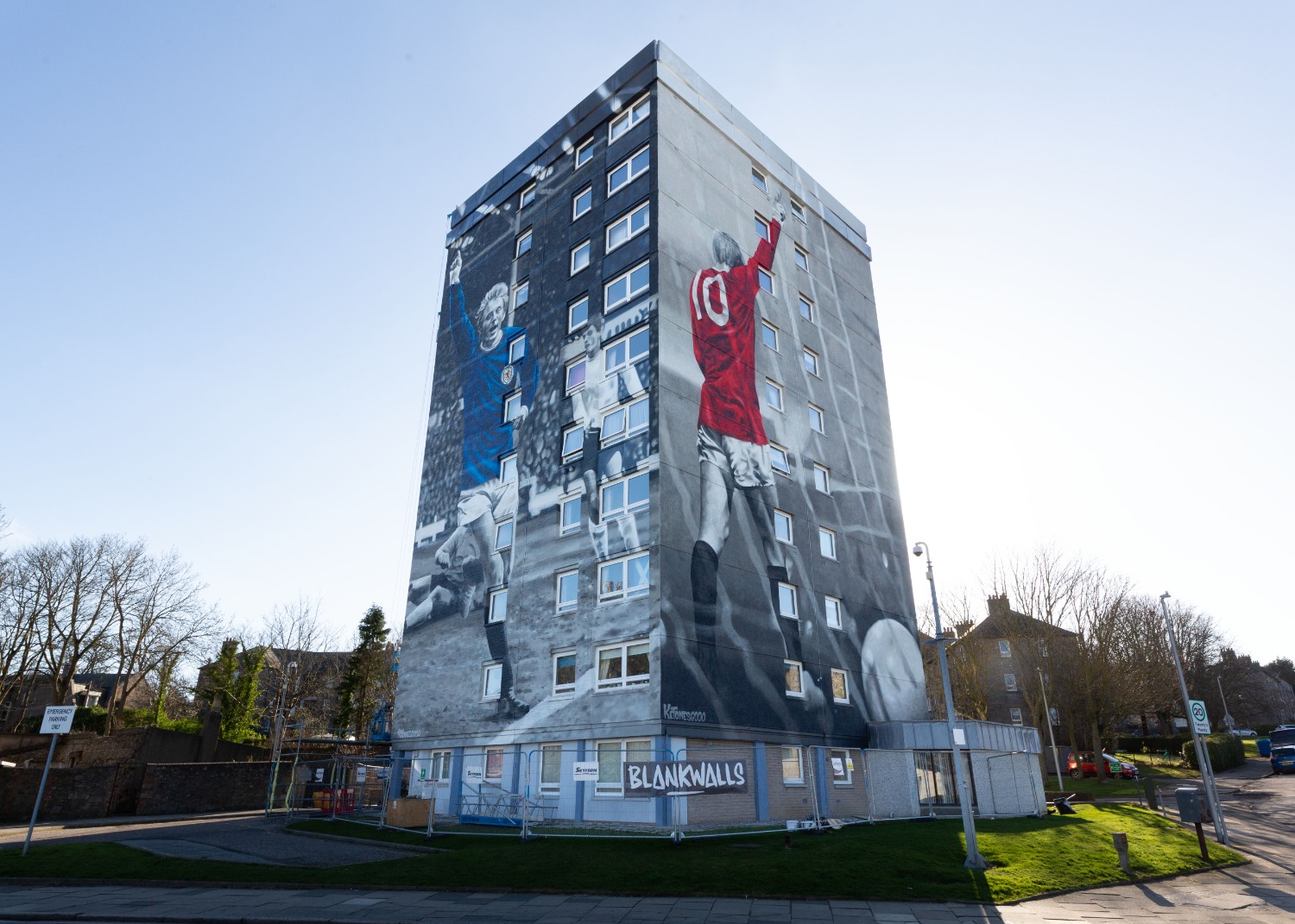 Denis Law mural