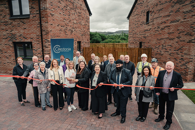 Ribbon cutting at Dalquhurn Lane in Renton