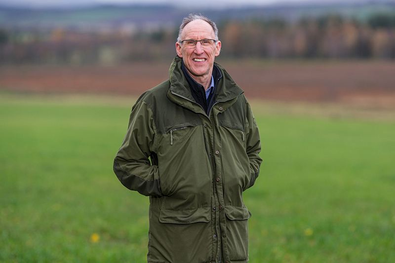 Iain Riddell