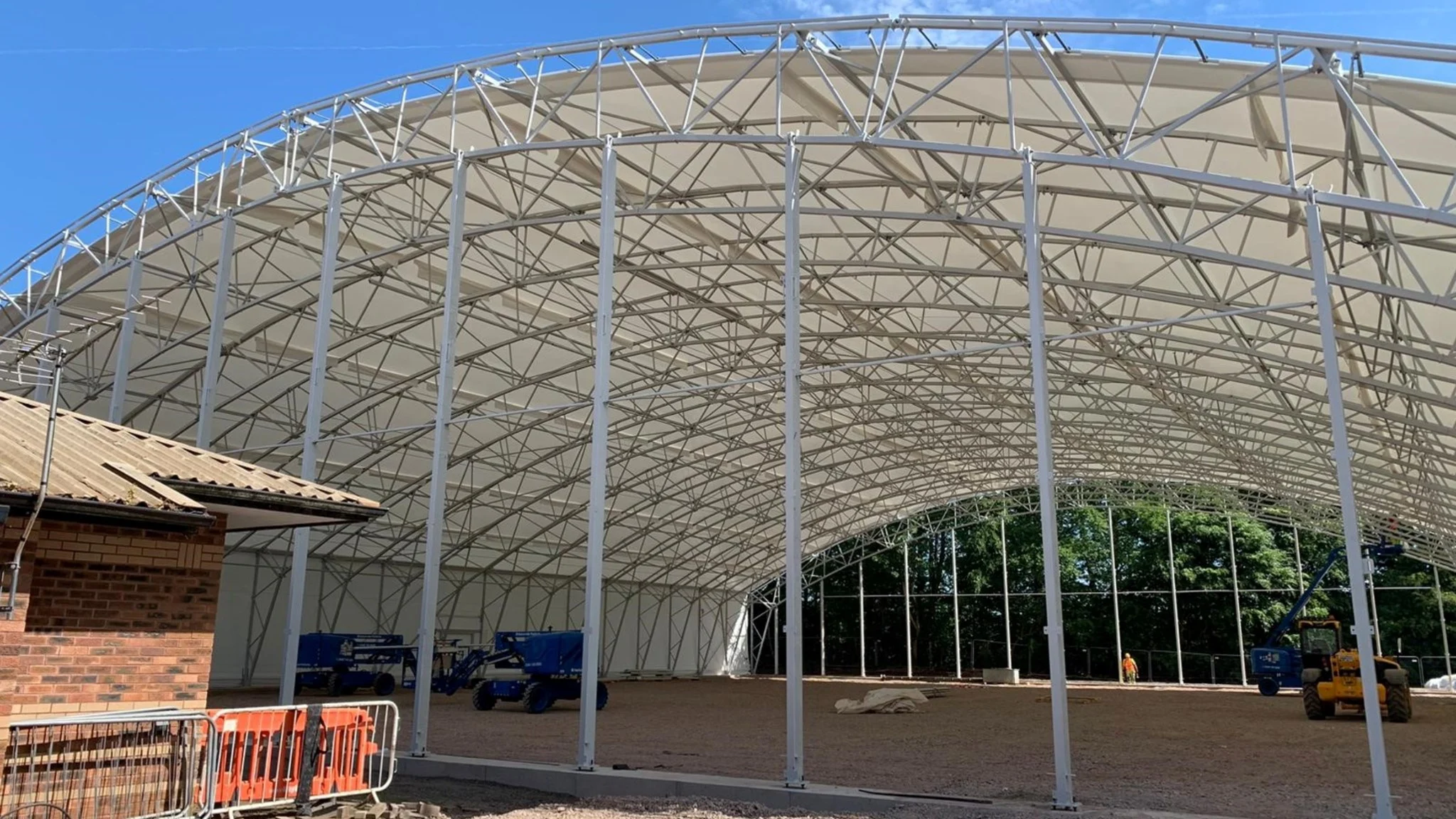 Frame of tennis cente