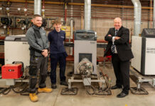 Graeme Day MSP with apprentice students at Glasgow Kelvin College