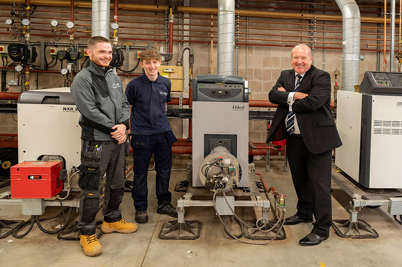 Graeme Day MSP with apprentice students at Glasgow Kelvin College