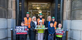 ATTACHMENT DETAILS Homes-Build-Futures-campaign-launch-L-R-Jane-Wood-CEO-Homes-for-Scotland-and-Cabinet-Secretary-for-Housing-Mairi-McAllan-MSP-with-future-voters-and-housing-apprentices