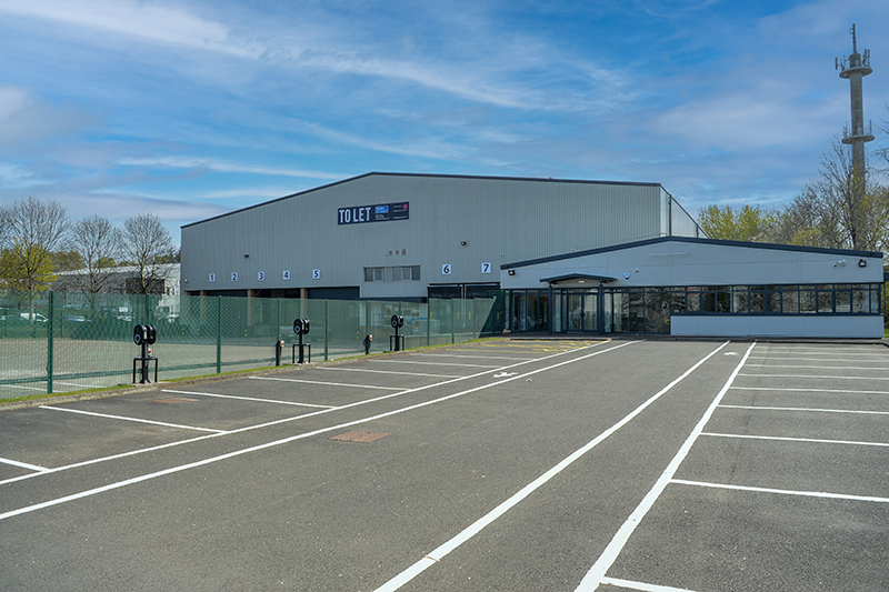 Industrial unit in business park