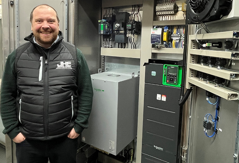 Calvin Dodds, John Heaney Electrical