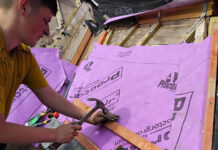 Roofing apprentice in training