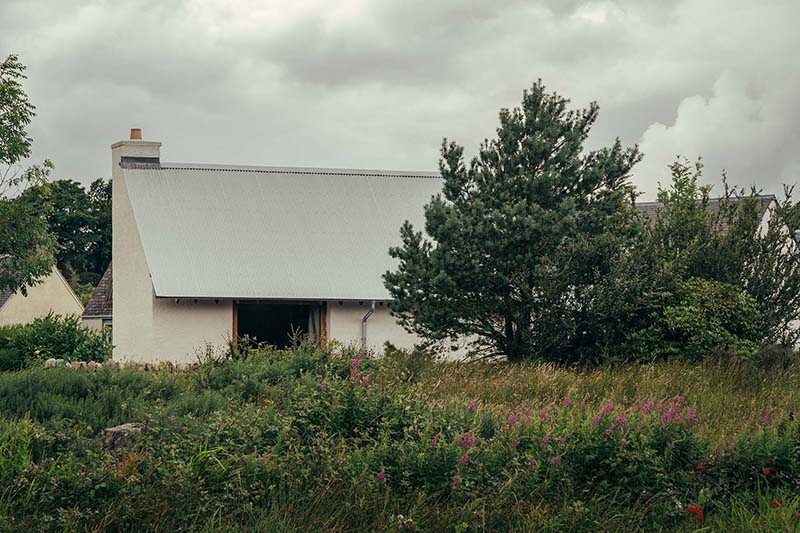 Iorram cottage in Highlands