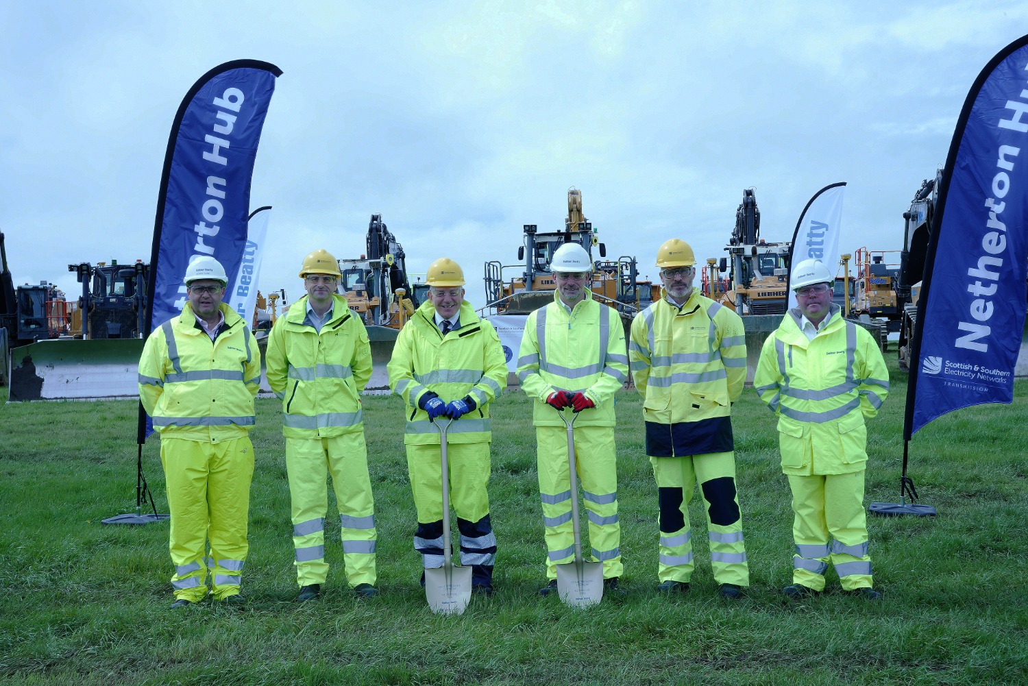 eorge Young, Director of Operations, Balfour Beatty, Darren Main, Project Director, SSEN Transmission, Sandy Mactaggart, Director of Offshore Delivery, SSEN Transmission, Nick Rowan, Managing Director of Balfour Beatty’s business in Scotland, John Scott, Programme Director, SSEN Transmission, Neil Doherty, Head of Operations, Balfour Beatty