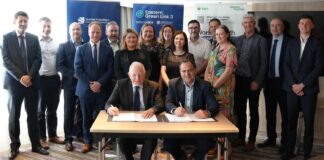 Representatives from SSEN Transmission and BAM gather for the signing of the Early Contractor Involvement agreement for EGL3, signed by SSEN Transmission’s Director of Offshore Delivery Sandy Mactaggart, and Adrian Collins, Director at BAM UK & Ireland.