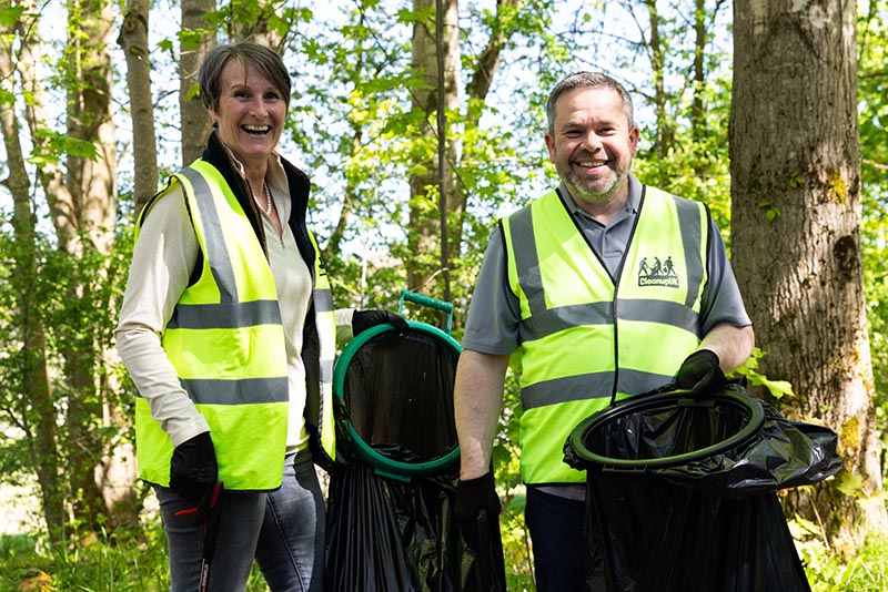 Barratt employees in litter clean up project