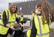Shawfair builder backs litter-picking initiative Midlothian litter picking initiative